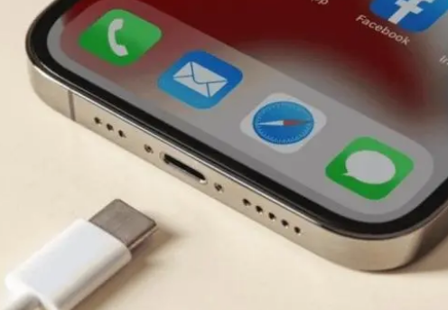 克什克腾苹果15维修分享iPhone15改USB-C接口后能和安卓用户互借充电器吗 